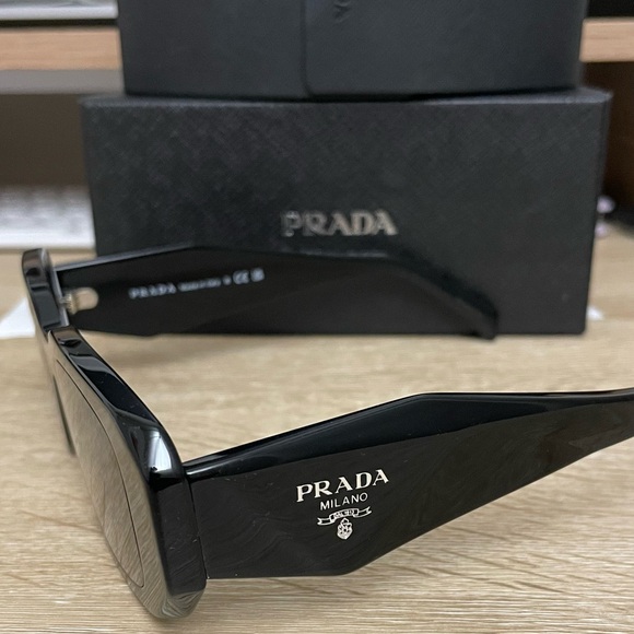 Prada PR 17WS Black rectangular sunglasses - Picture 2 of 5
